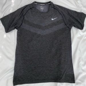 Nike men’s dri-fit tee size medium black/grey
